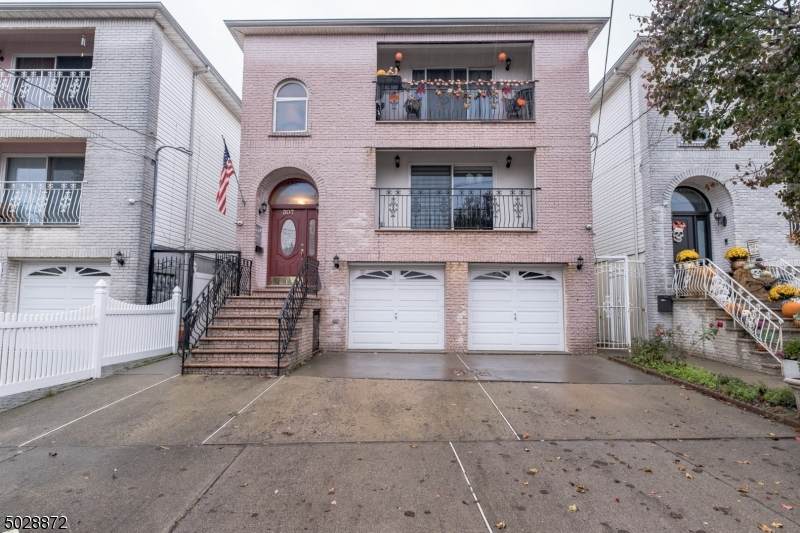 307 Adams St - Photo 1