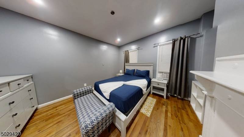 179 Oakwood Pl - Photo 1