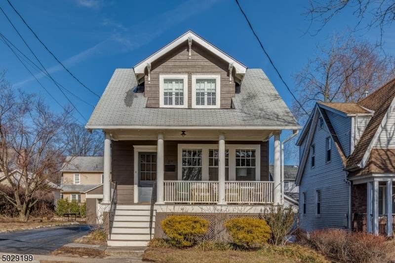 29 Oakdale Ave - Photo 1