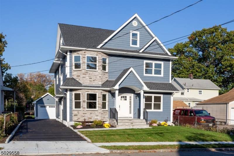 350 Chestnut St - Photo 1