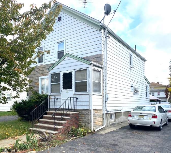 60 Lester St - Photo 1