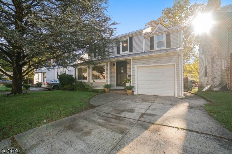 877 Carteret Ave - Photo 1