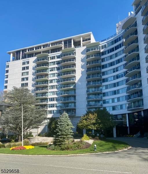 1 Claridge Dr - Photo 1