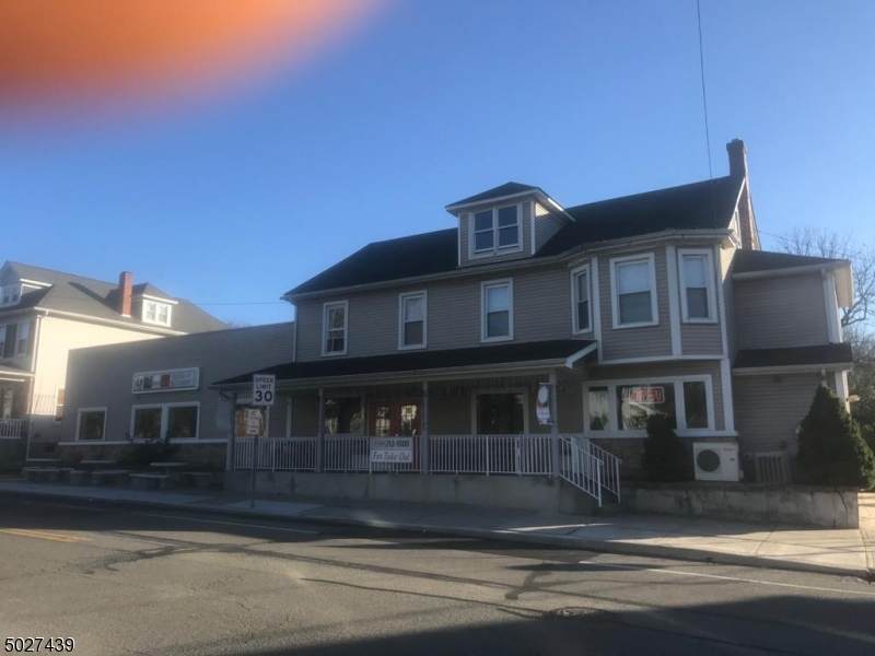 1402 S Main St - Photo 1