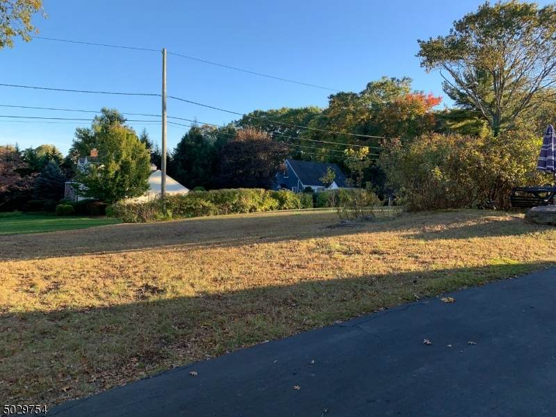 201 Hillside Ave - Photo 1