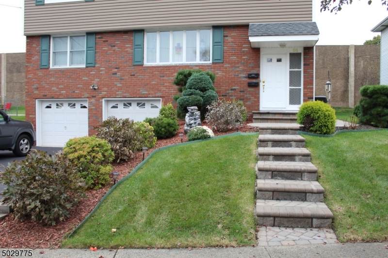 66 Mary Ave - Photo 1