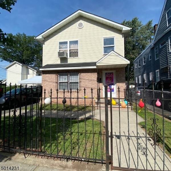 61 Dewey St - Photo 1