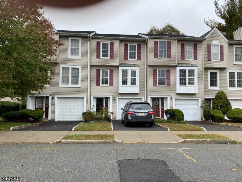 19 Honiss Pl - Photo 1