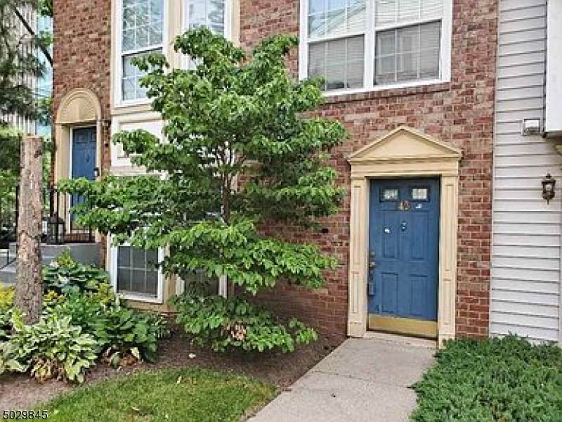45 Howard Ct - Photo 1