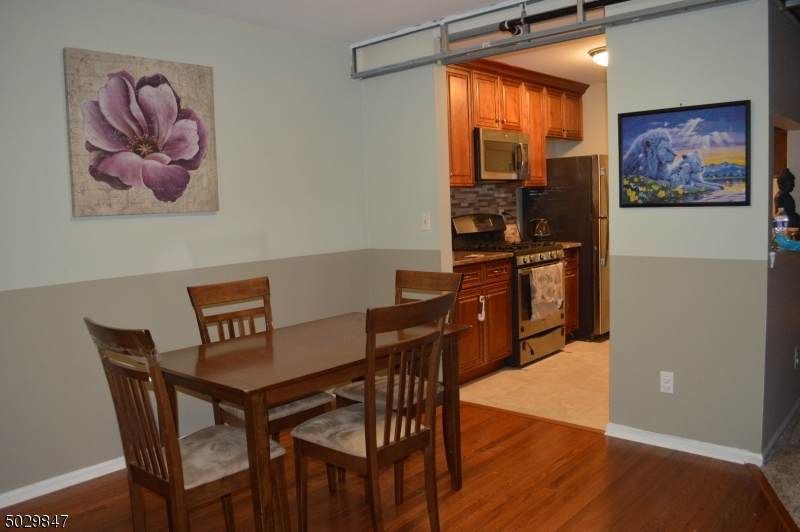 422 Stratford Pl - Photo 1