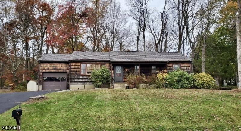 35 Meadowview Ct - Photo 1