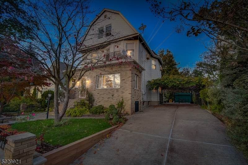 7 Stuyvesant Ave - Photo 1