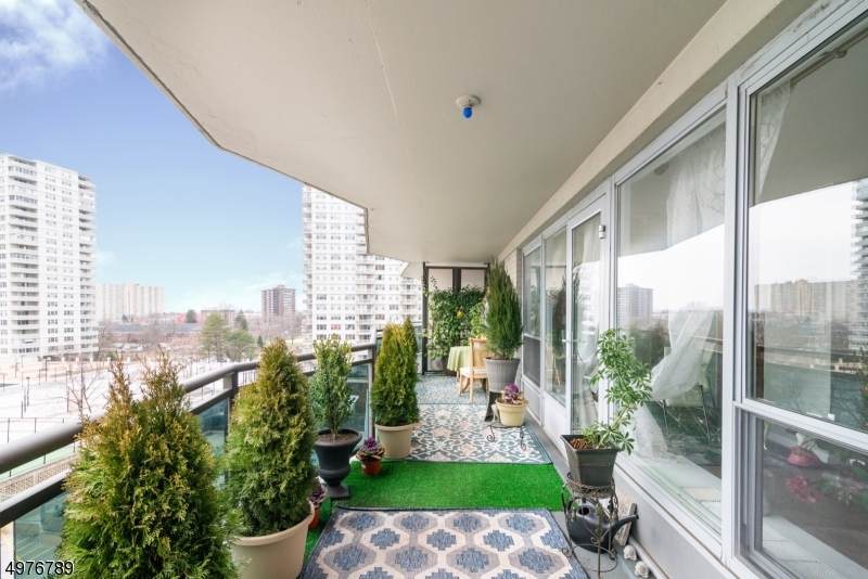 2077 Center Ave - Photo 1