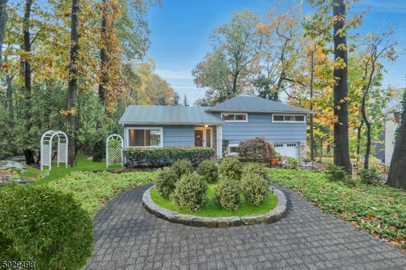 4 Dogwood Lane - Photo 1