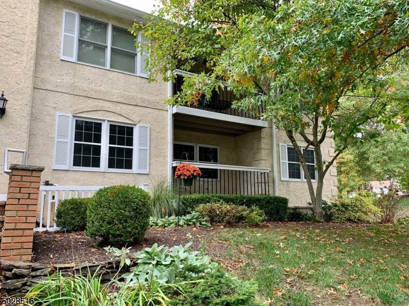 11 Heritage Dr - Photo 1