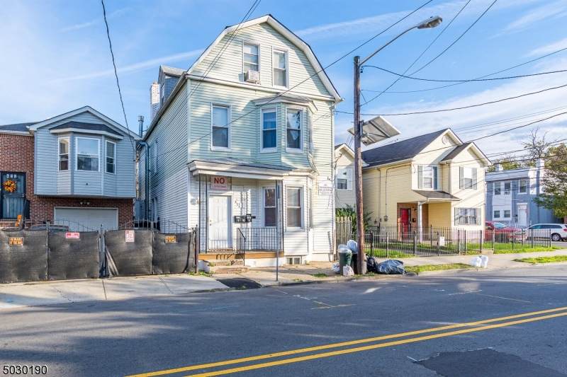 454 S 17Th St - Photo 1