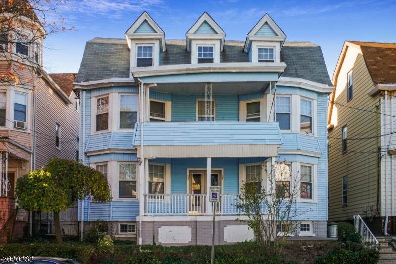 23 Columbia Ave - Photo 1