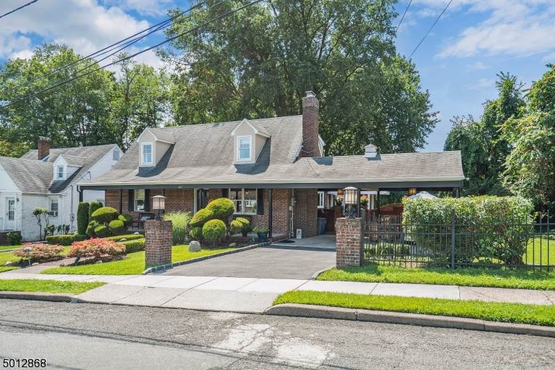 487 Chestnut St - Photo 1