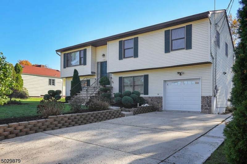 703 Columbus Ave - Photo 1