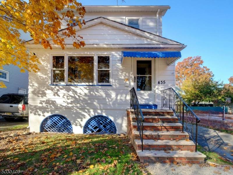 435 E 6Th Ave - Photo 1