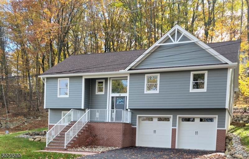 18 Cayuga Ave - Photo 1
