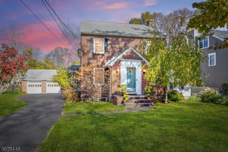 7 Roosevelt Blvd - Photo 1