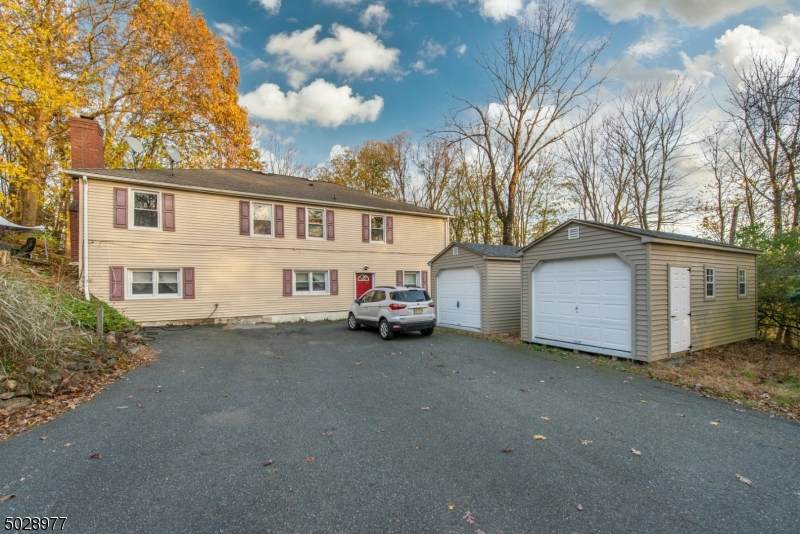 1147 Sussex Tpke - Photo 1