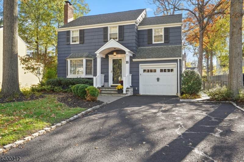 16 Lowell Ave - Photo 1