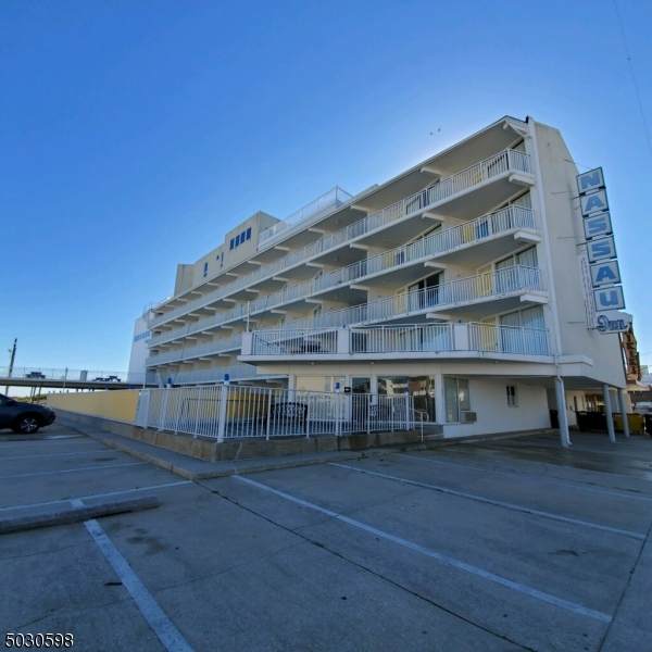 6201 Ocean Ave - Photo 1