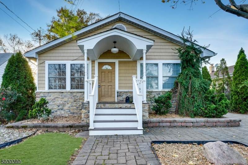627 1ST AVE - Photo 1