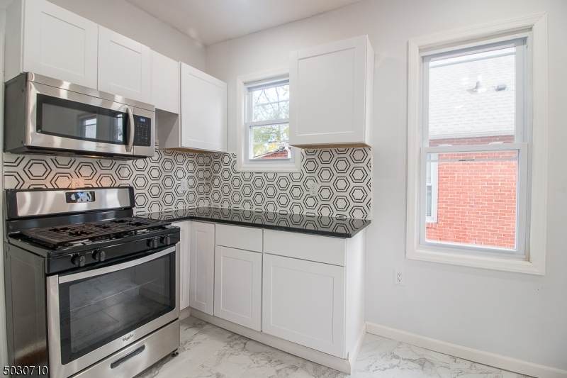 435 Halsted St - Photo 1
