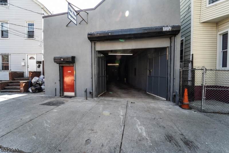 97 Cutler St - Photo 1