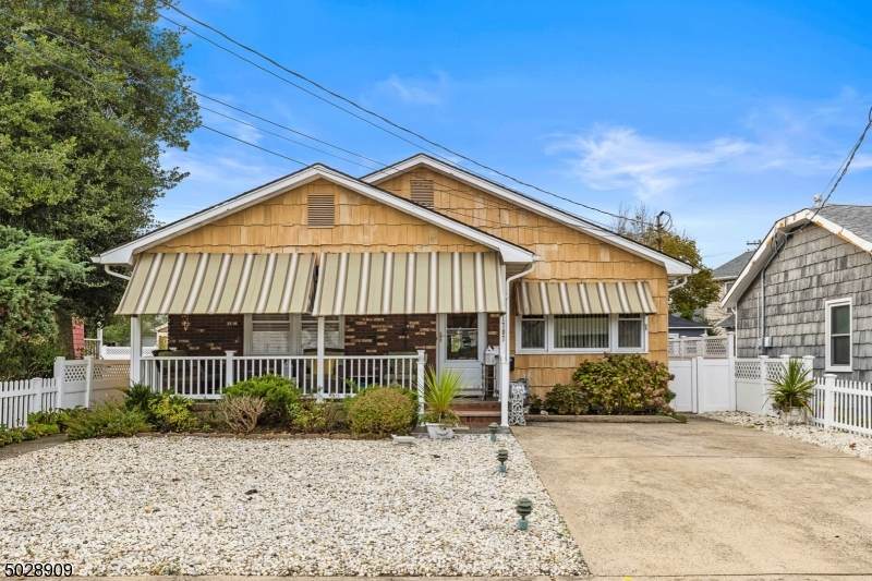 1707 B Street - Photo 1