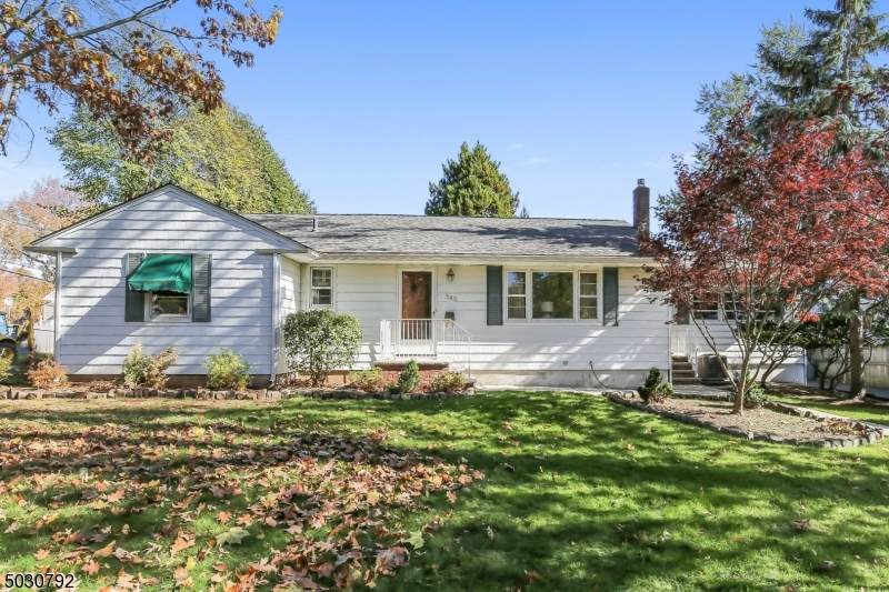 545 Ashwood Ave - Photo 1