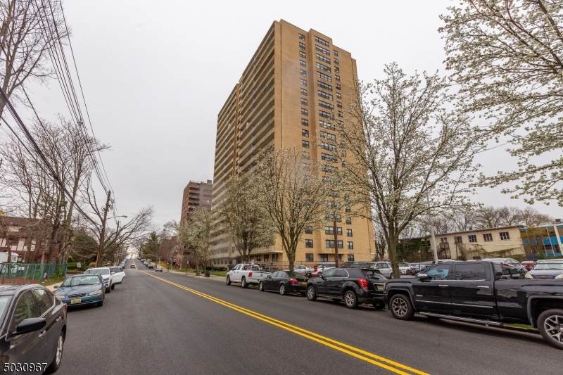 285 Aycrigg Ave - Photo 1