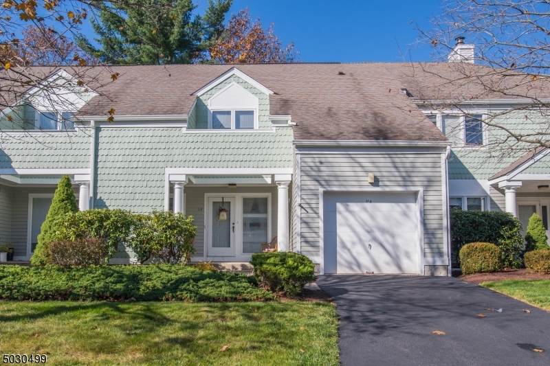 114 Sleepy Hollow - Photo 1
