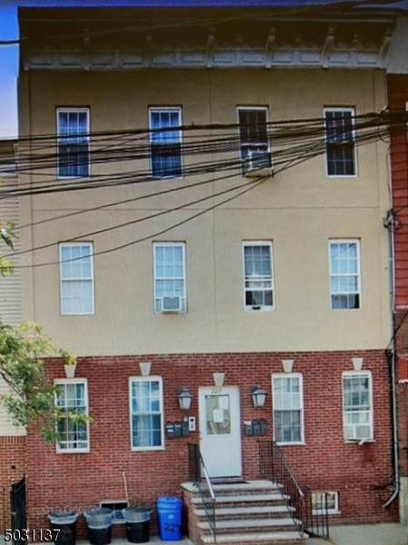 227 Halladay St - Photo 1