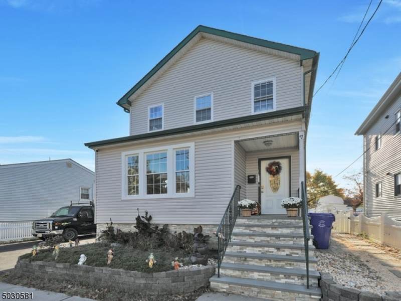7 Jefferson Pl - Photo 1