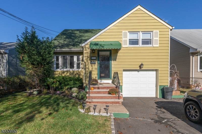 2818 N Stiles St - Photo 1