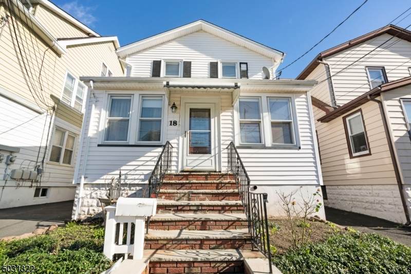 18 Mount Pleasant Ave - Photo 1