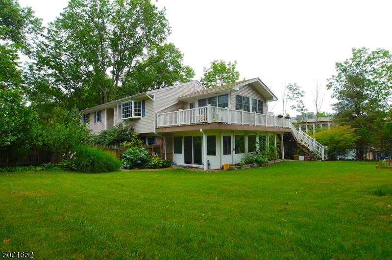 369 Beech St - Photo 1
