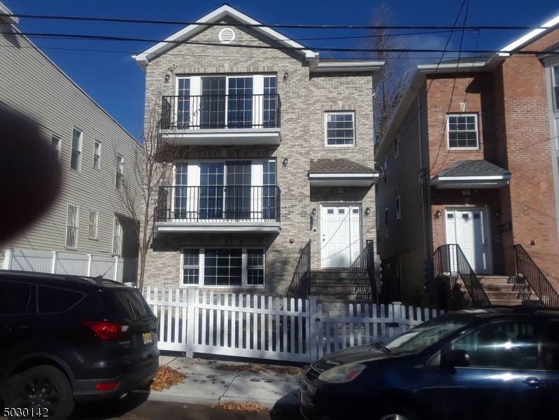 23 Earl St - Photo 1