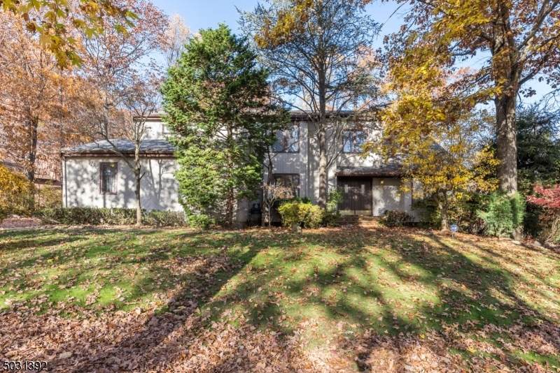 16 Bellgrove Dr - Photo 1