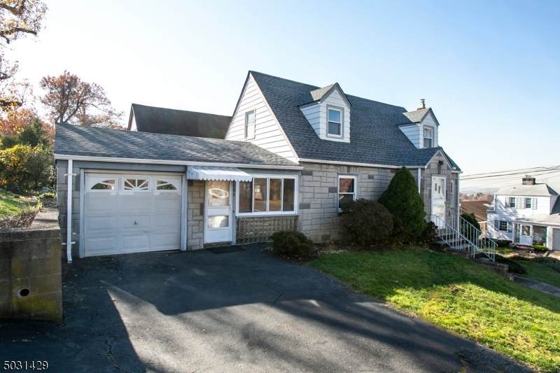 554 Victory Ave - Photo 1
