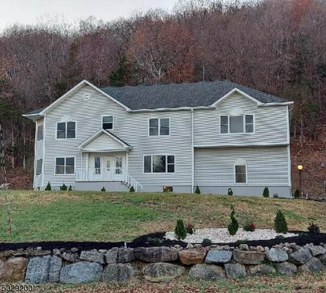 82 Edsall Drive - Photo 1