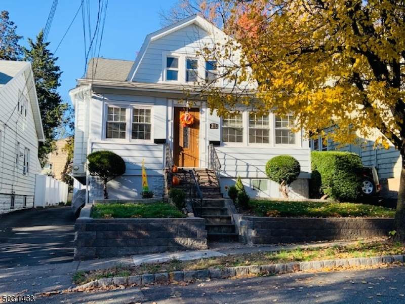 218 Globe Ave - Photo 1