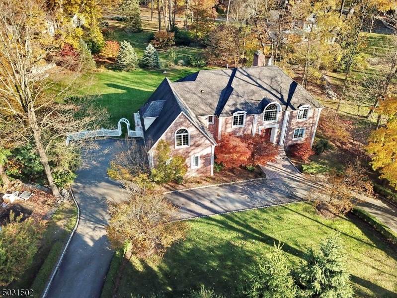454 Hillside Ave - Photo 1