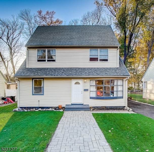 44 Central Ave - Photo 1
