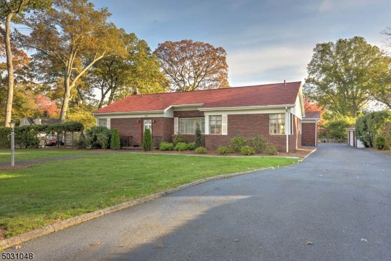 310 Van Winkle Ave - Photo 1