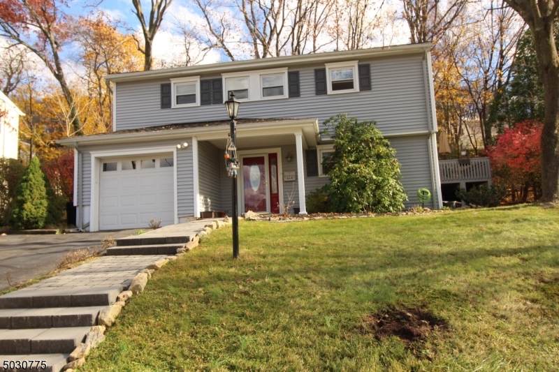 464 Herrick Dr - Photo 1